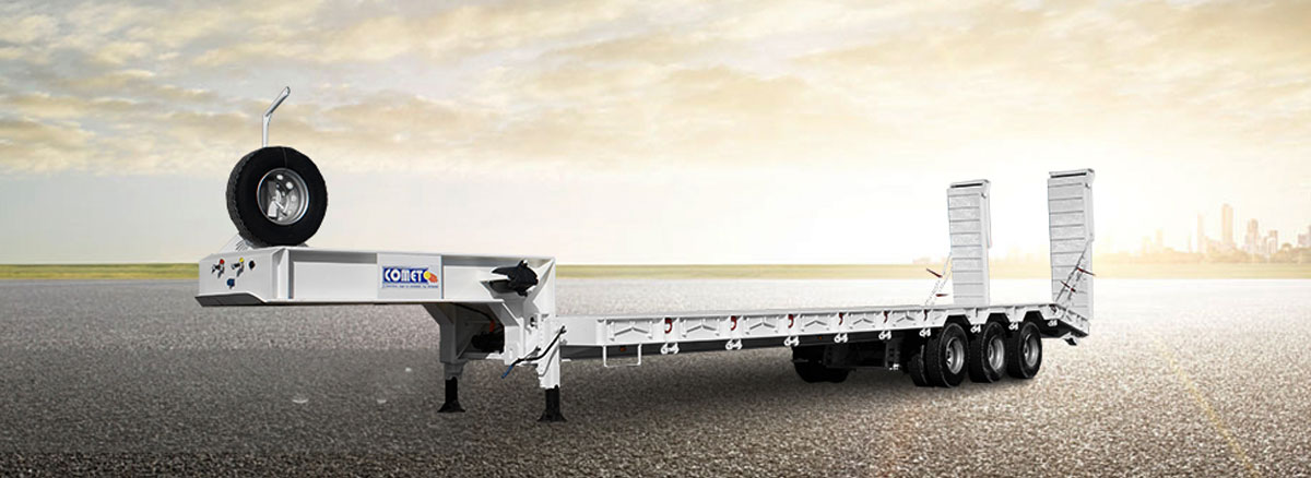 Semi-remorque Porte-engins Grand Tonnage à 3 Essieux La semi-remorque porte-engins grand tonnage à 3 essieux COMET est destinée au transport de différents types de matériels lourds avec une c